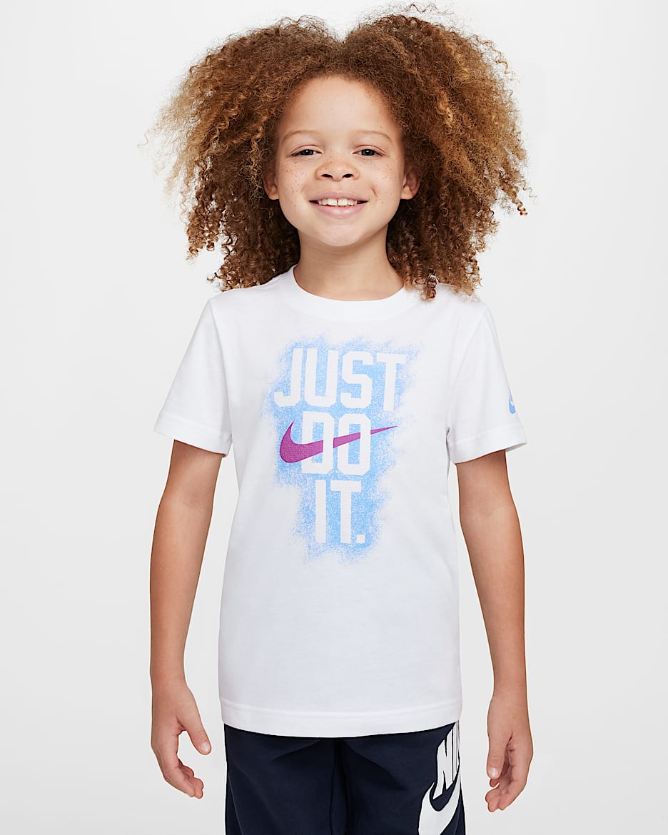 Nike Powder Play Just Do It T Shirt jungere Kinder Nike AT